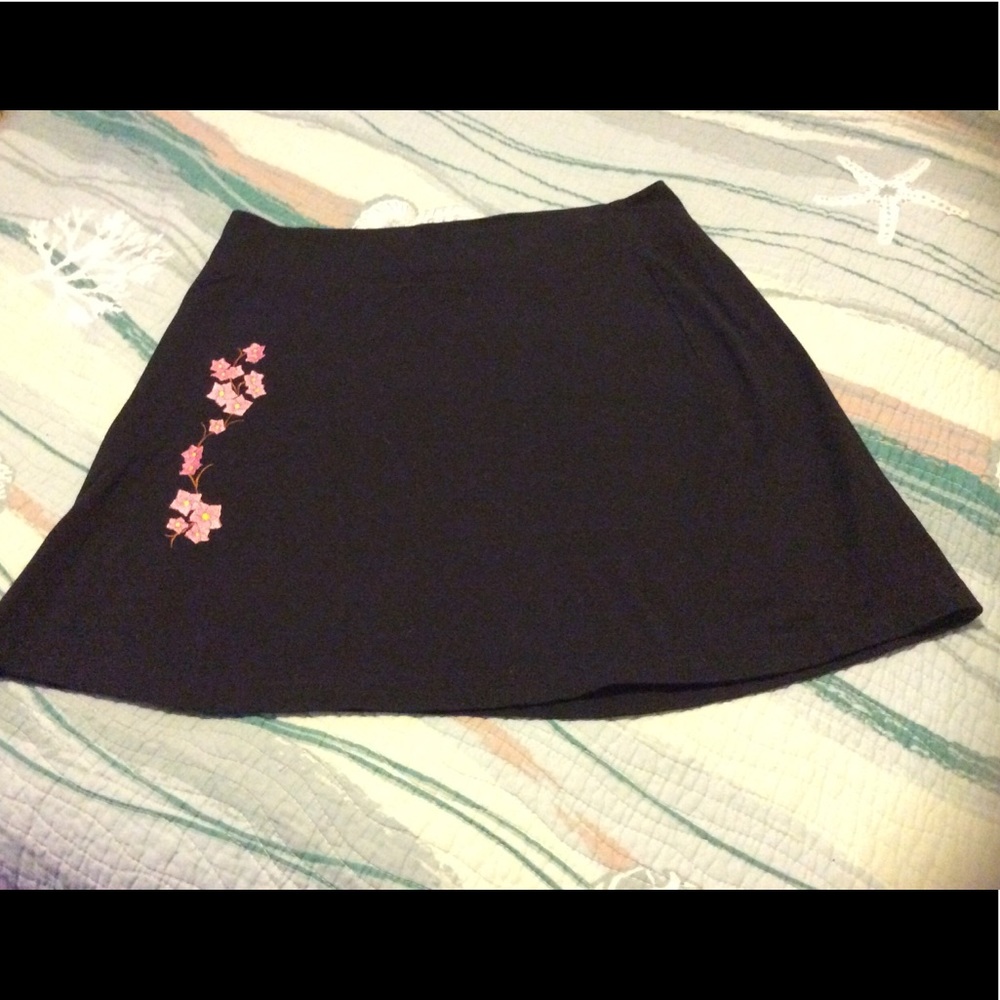 EUC Embroidered Cherry Blossom Mini Skirt M